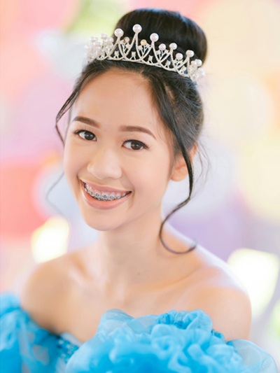 Prom makeup and nails at my hair guru in paisley